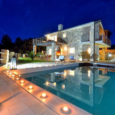 Amazing Villa Ele Затон Екстериор снимка