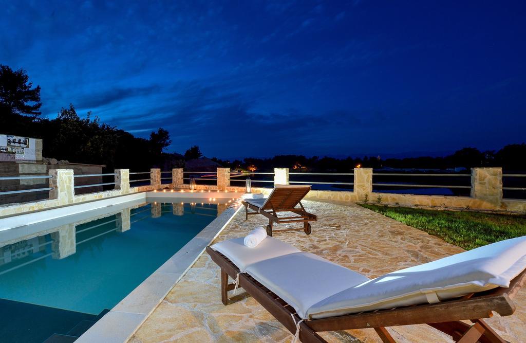 Amazing Villa Ele Затон Екстериор снимка