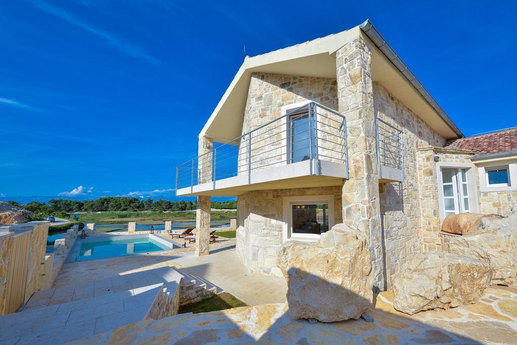 Amazing Villa Ele Затон Екстериор снимка