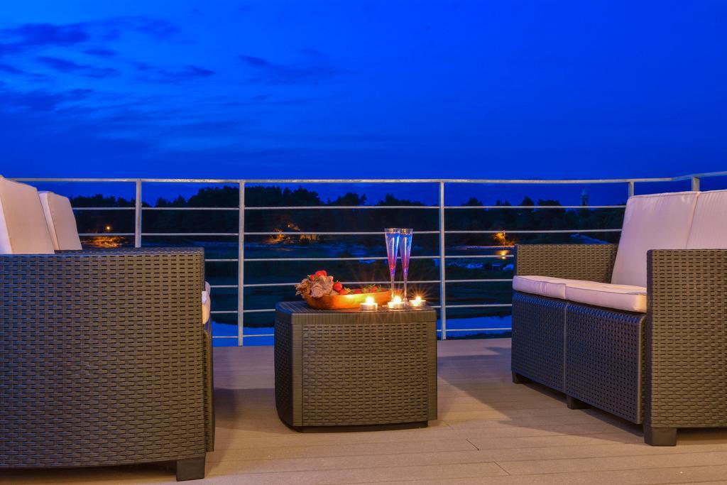 Amazing Villa Ele Затон Екстериор снимка