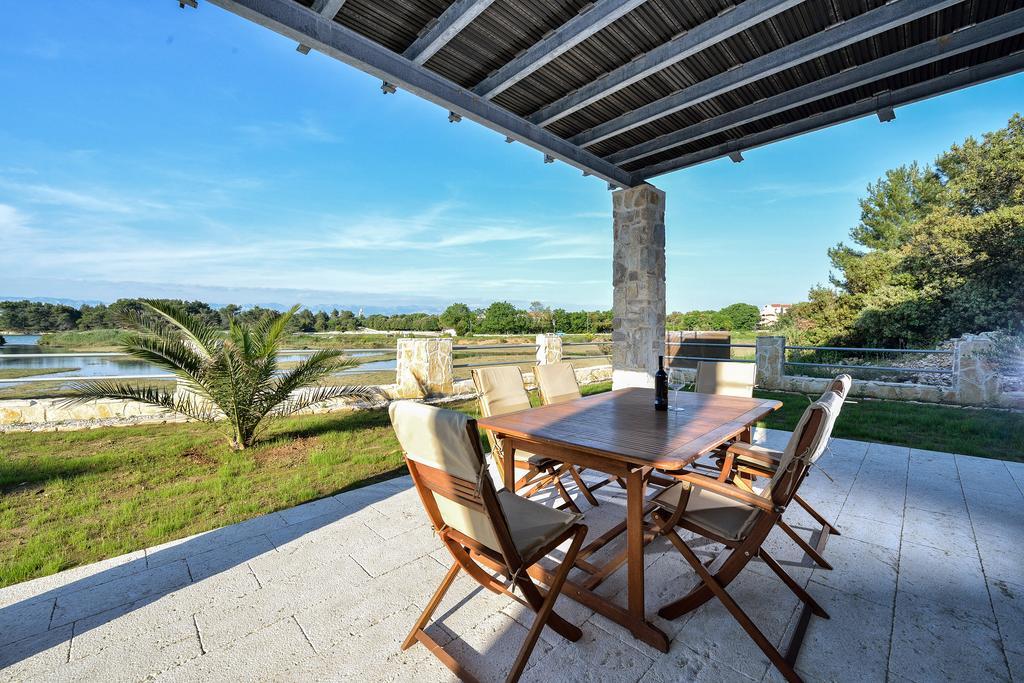 Amazing Villa Ele Затон Екстериор снимка
