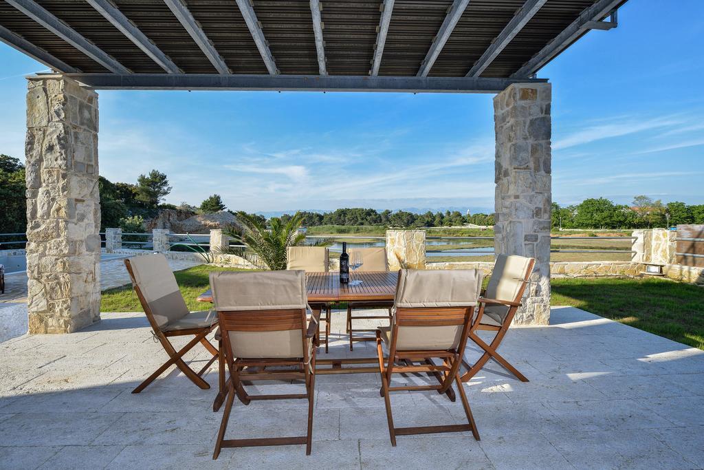 Amazing Villa Ele Затон Екстериор снимка