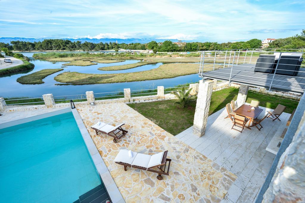 Amazing Villa Ele Затон Екстериор снимка