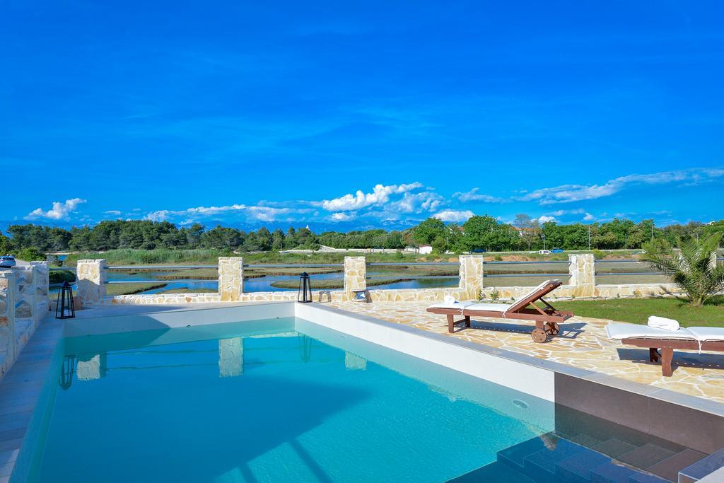 Amazing Villa Ele Затон Екстериор снимка