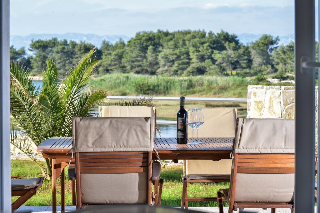 Amazing Villa Ele Затон Екстериор снимка