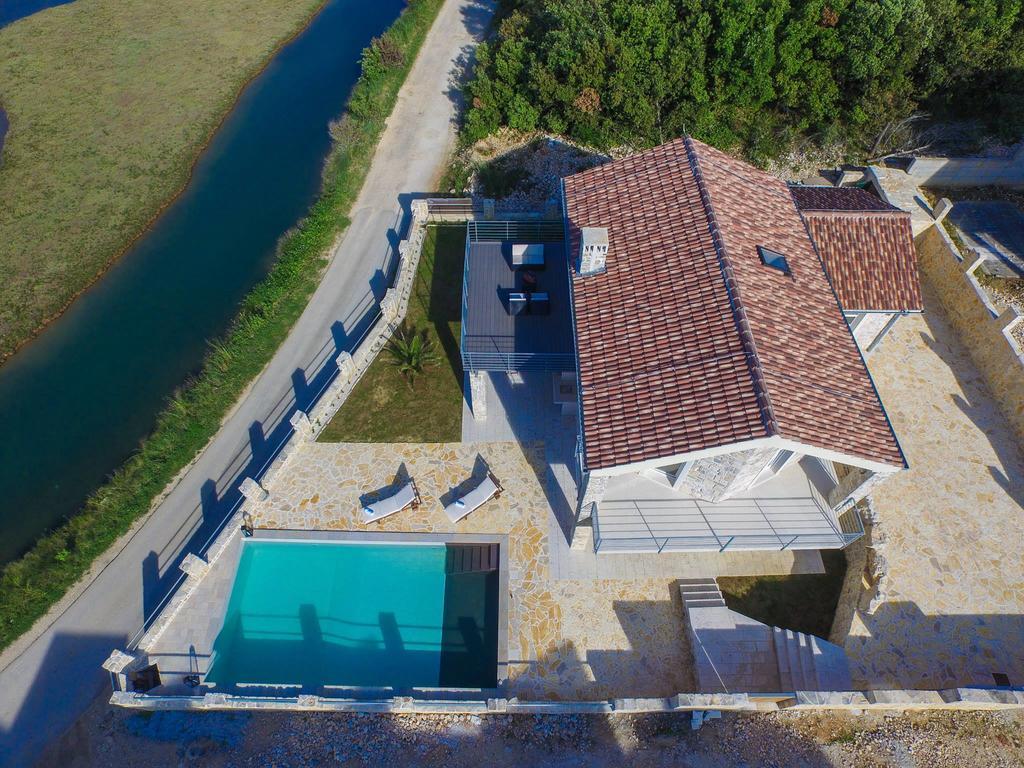 Amazing Villa Ele Затон Екстериор снимка